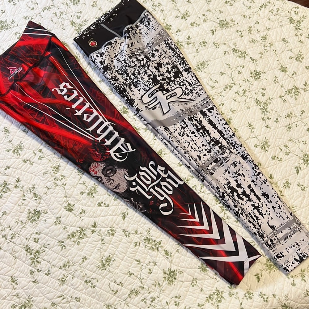 Set of 2 Columbia’s quality leggings stretch to fit curves with Day of the dead